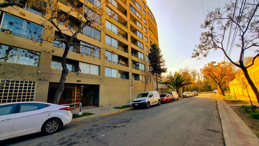 Metro Rondizzoni, Pérez Freire con Av. Rondizzoni