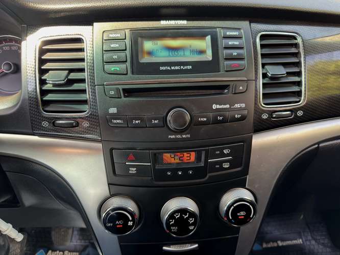 SSANGYONG KORANDO 2.0 MEC FULL AIRE AIRBAG ABS VER EN LAS CONDES 2014 - Imagen 12