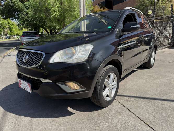 SSANGYONG KORANDO 2.0 MEC FULL AIRE AIRBAG ABS VER EN LAS CONDES 2014 - Imagen 3