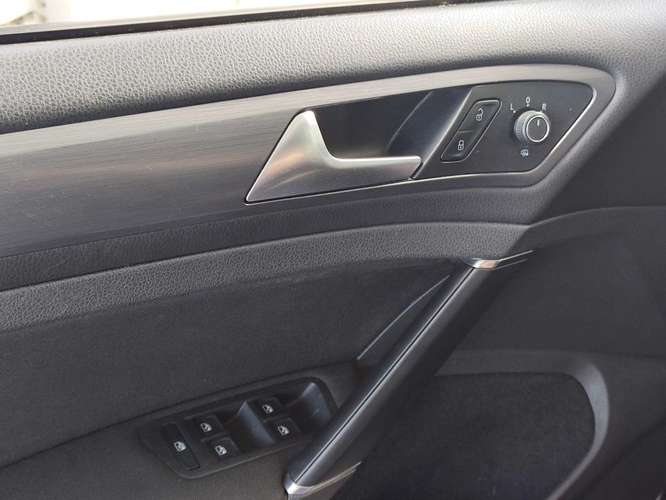 VOLKSWAGEN GOLF 2018 - Imagen 16