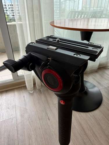 Monopie con Patas Manfrotto MVMXPRO 500 sin uso