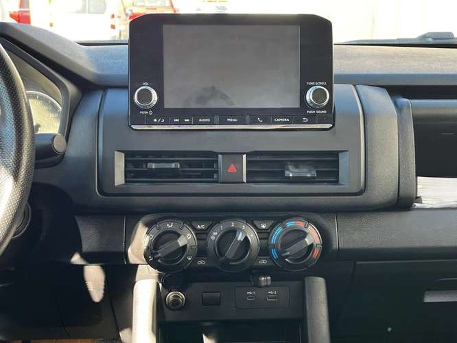 Mitsubishi L200 Katana D/C 2.4 TDI MT XRT 4X4 2024 - Imagen 18