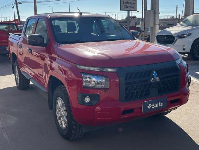 Mitsubishi L200 Katana D/C 2.4 TDI MT XRT 4X4 2024 - Imagen 3
