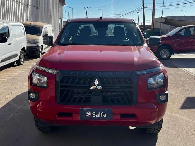 Mitsubishi L200 Katana D/C 2.4 TDI MT XRT 4X4 2024 - Imagen 2