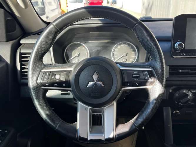 Mitsubishi L200 Katana D/C 2.4 TDI MT XRT 4X4 2024 - Imagen 14