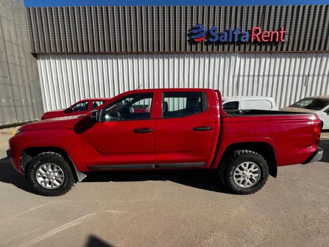 Mitsubishi L200 Katana D/C 2.4 TDI MT XRT 4X4 2024 - Imagen 8