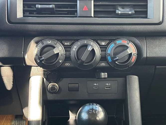 Mitsubishi L200 Katana D/C 2.4 TDI MT XRT 4X4 2024 - Imagen 19