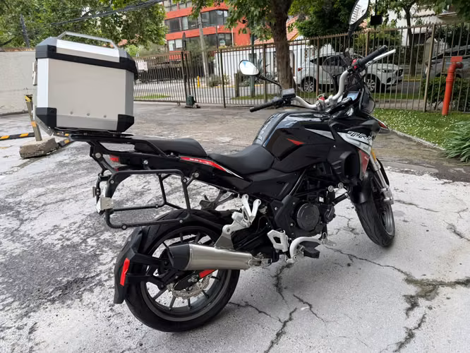 TRK 251 AÑO 2020 con 3.950 KM Y MALETAS