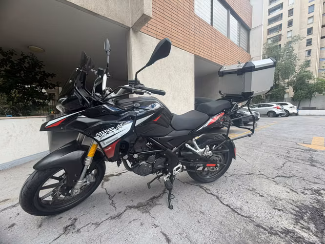 TRK 251 AÑO 2020 con 3.950 KM Y MALETAS