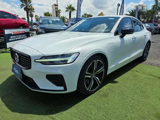 Volvo S60 II T8 R-DESIGN AWD 2.0 AUT 2021