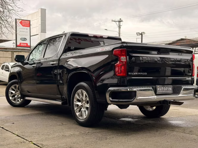 CHEVROLET SILVERADO 5.3 LTZ AUTOMATICA 55 MIL KM AÑO 2022 FACTURABLE CON IVA
