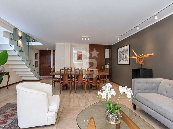 Departamento Triplex con Jardín Propio - Imagen 4
