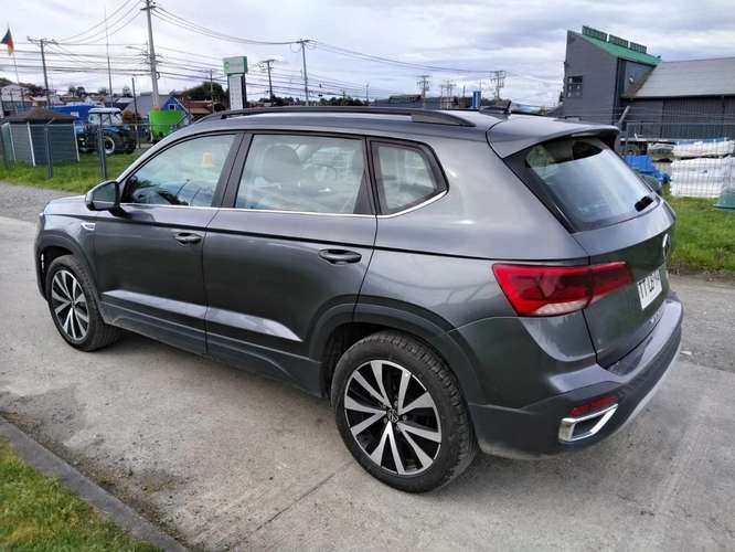 VOLKSWAGEN TAOS 2025