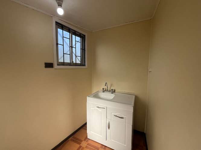 Casa antigua, madera, sector Simmons, Talcahuano. - Imagen 9
