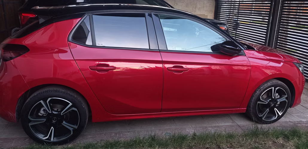 Opel Corsa GS Line AT8 2025 | 10.600 km | Único dueño