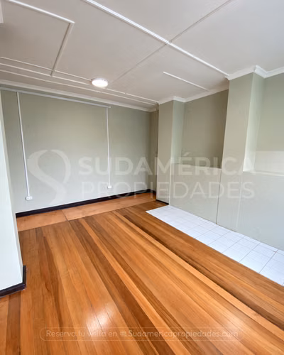 Arriendo de amplia casa comercial en centro de Valdivia