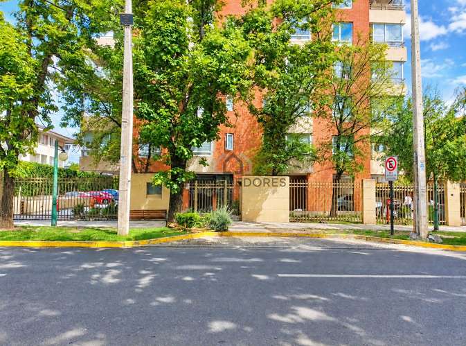 Av. Sucre. 3D-2B-2E-B. Edificio Inmob. Almagro (187140)