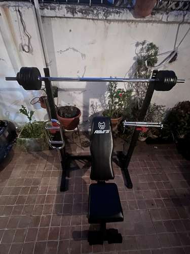 Kit Entrenamiento Completo – Rack + Banco + Barras + Discos (Usado)