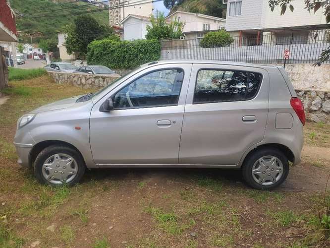 VENDO AUTO BUENO Y ECONÓMICO