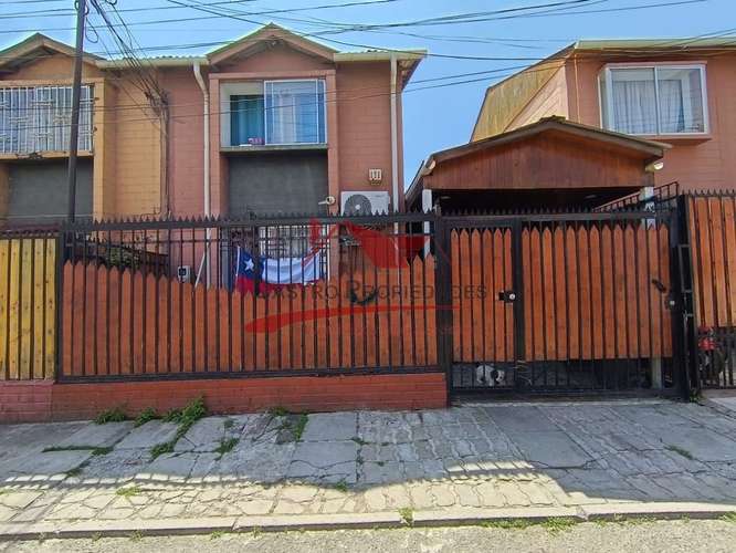 HERMOSA CASA DOS PISOS 2 DORMITORIOS, 1 BAÑOS, JARDIN NORTE