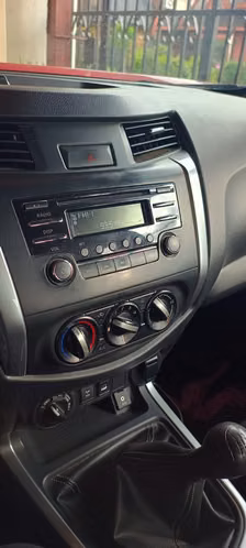 VENDO Nissan Navara SE 4x4 - Imagen 5
