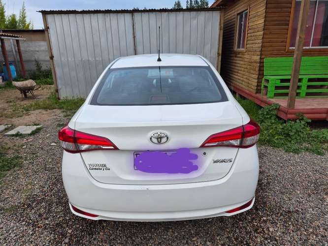 Toyota Yaris 2021 XLI 1.5 Sedan - Imagen 2
