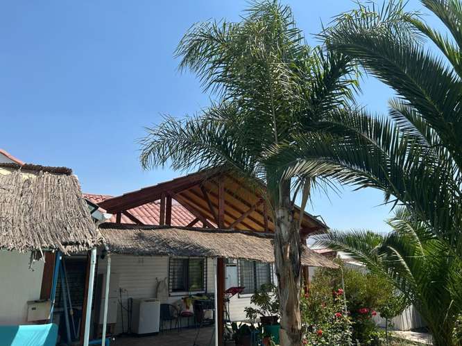 SE VENDE HERMOSA CASA ESQUINA EN LOS ANDES