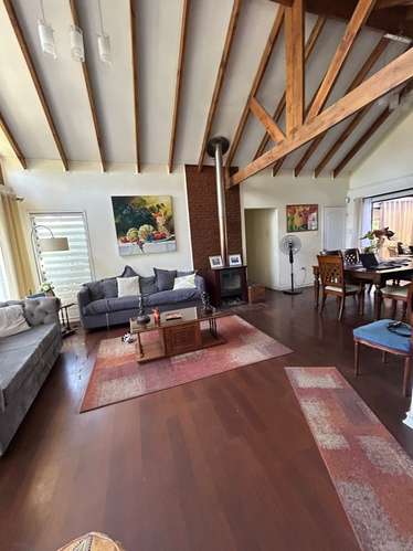SE VENDE HERMOSA CASA ESQUINA EN LOS ANDES