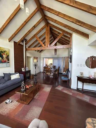 SE VENDE HERMOSA CASA ESQUINA EN LOS ANDES