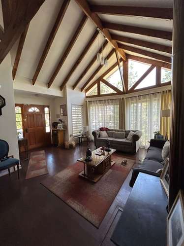 SE VENDE HERMOSA CASA ESQUINA EN LOS ANDES