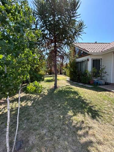 SE VENDE HERMOSA CASA ESQUINA EN LOS ANDES