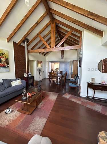 SE VENDE HERMOSA CASA ESQUINA EN LOS ANDES