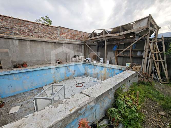 CASA GRAN TERRENO USO COMERCIAL O HABITACIONAL (187239)
