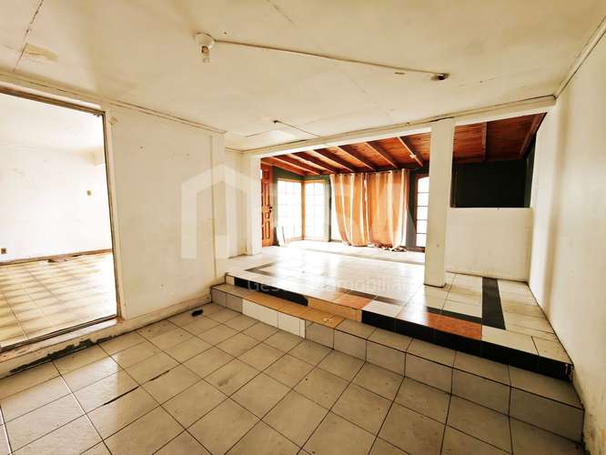 CASA GRAN TERRENO USO COMERCIAL O HABITACIONAL (187239)