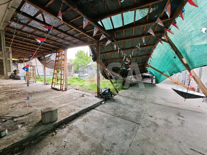 CASA GRAN TERRENO USO COMERCIAL O HABITACIONAL (187239)