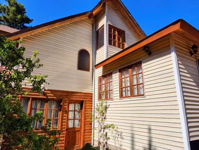 Se vende Exclusiva Casa Condominio Pinares Norte A