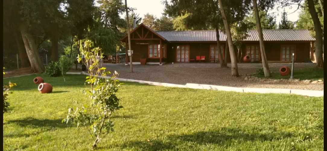 HERMOSA PARCELA CON PISCINA Y TINAJA CON HIDROMASAJE.