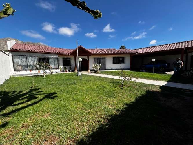 VENDO AMPLIA Y HERMOSA CASA SECTOR JUAN MARTINEZ - COPIAPO