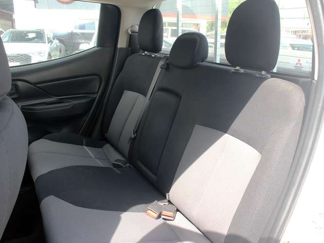 MITSUBISHI L200 KATANA CRM 4X4  2023 - Imagen 20
