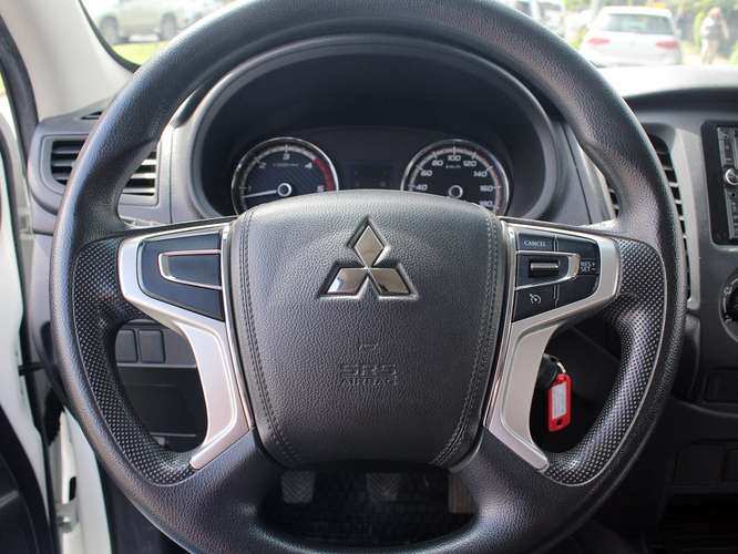 MITSUBISHI L200 KATANA CRM 4X4  2023 - Imagen 10