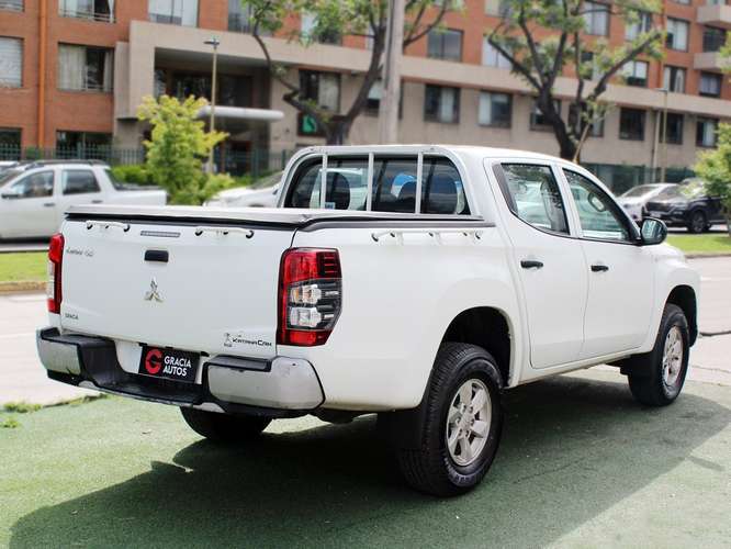 MITSUBISHI L200 KATANA CRM 4X4  2023 - Imagen 4