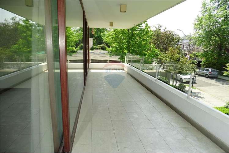 Amplio departamento con gran terraza al oriente - Imagen 8