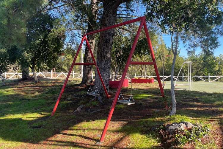 "oasis rural en yumbel: sueño de campo moderno"