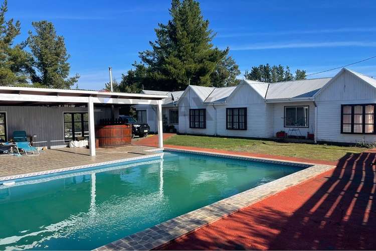 "oasis rural en yumbel: sueño de campo moderno"