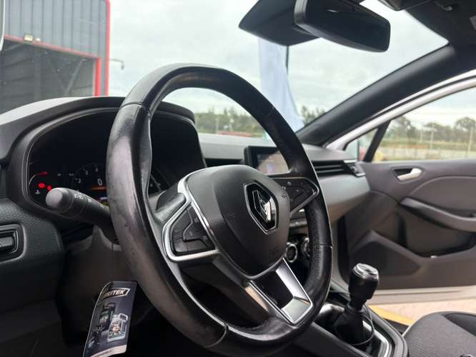 Renault CLIO 2023