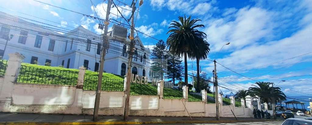 ARRIENDO DE LOCAL COMERCIAL EN CERRO ARTILLERÍA