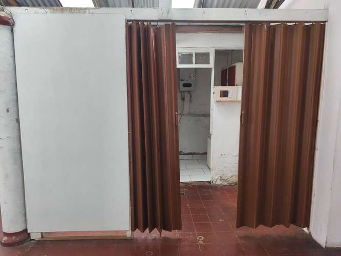 ARRIENDA CASONA CALLE CUEVAS, BARRIO MATTA, USO COMERCIAL - Imagen 21