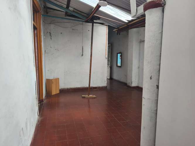 ARRIENDA CASONA CALLE CUEVAS, BARRIO MATTA, USO COMERCIAL - Imagen 4