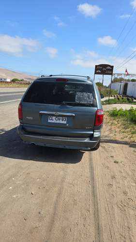 VENDO CAMIONETA SW CHRYSLER - Imagen 2