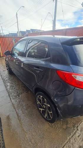 Mazda demio